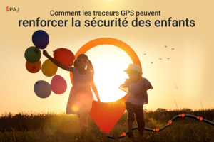 Deux enfants samusent en securite avec positionnement GPS en arriere plan