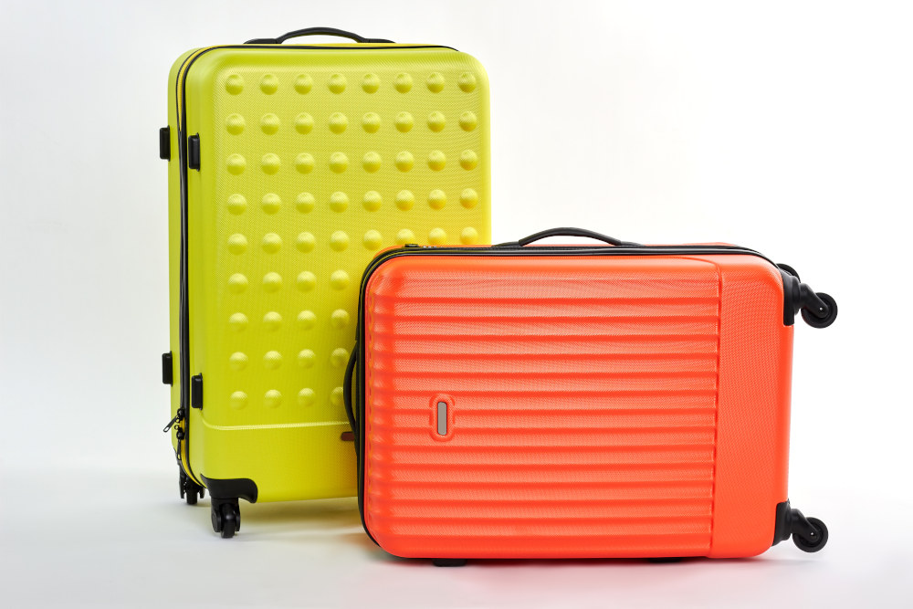 Une paire de valise coloree