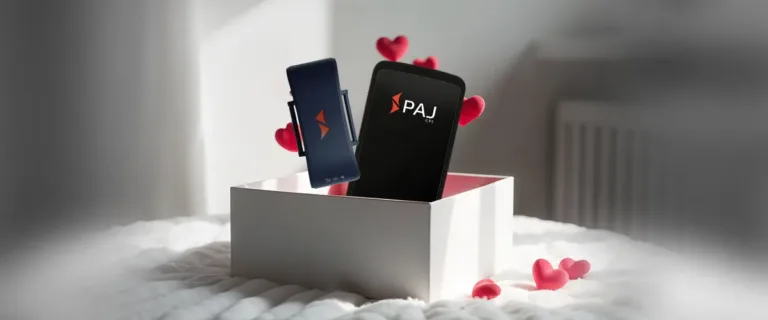 Une boite contenant un PET Finder 4G et un Allround Finder 4G pour la saint-valentin