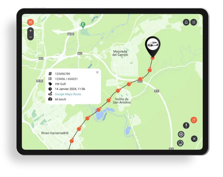 Image dune tablette avec l itineraire dune voiture suivi par GPS