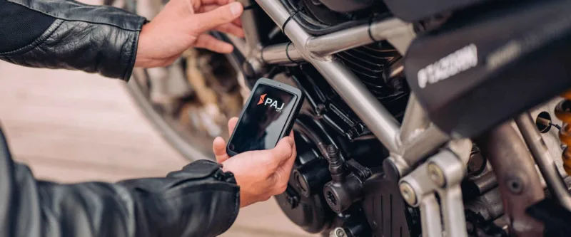 Un guide pour installer une balise GPS sur une moto